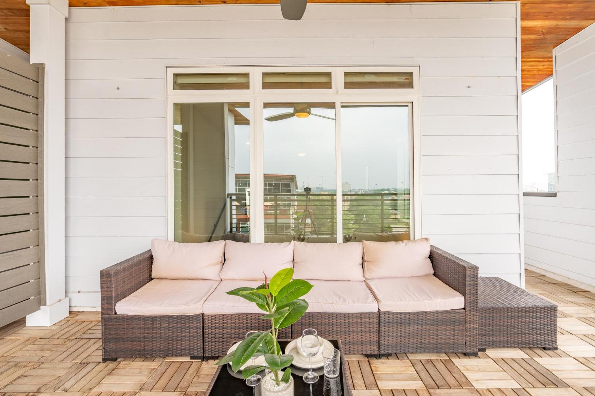 Riverwalk Penthouse Oasis W/Free Parking Gym Pool San Antonio Exterior foto